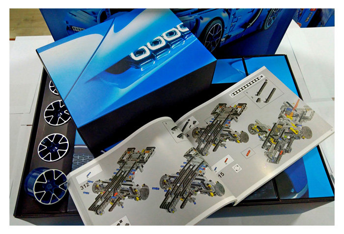 Конструктор Lepin аналог LEGO 42083 Bugatti Chiron
