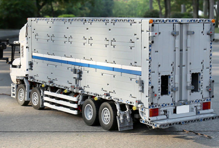 Конструктор Mould King Грузовик с прицепом (фура) Wing Body Truck (Аналог Лего Техник MOC 1389)