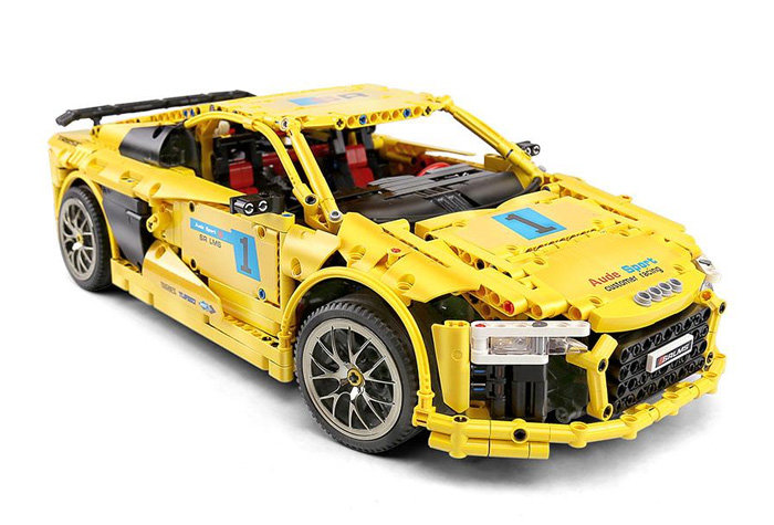 Конструктор Mould King Спорткар Audi R8 V10 (жёлтый)