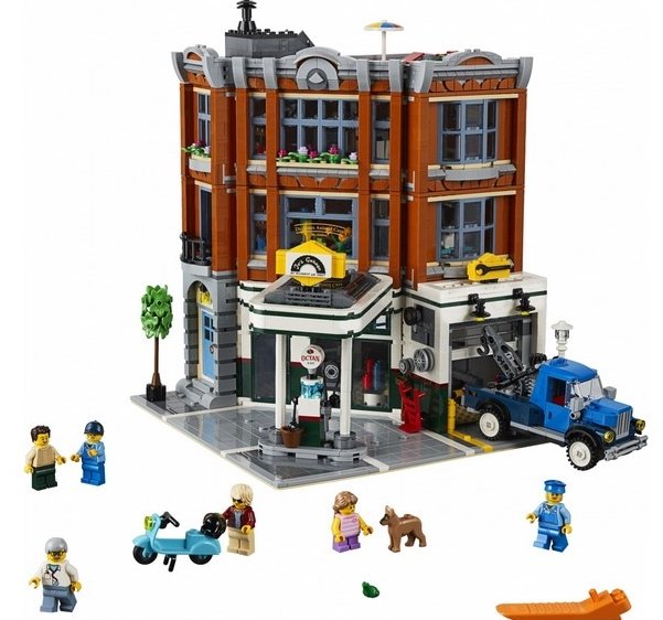 Конструктор Lion King аналог Lego Creator 10264 Гараж на углу