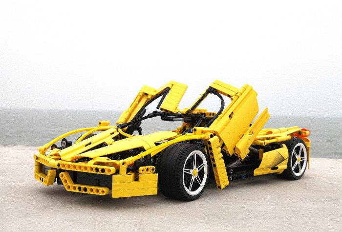 Конструктор Decool аналог Lego Technic Жёлтый спорткар Enzo Ferrari 1:10