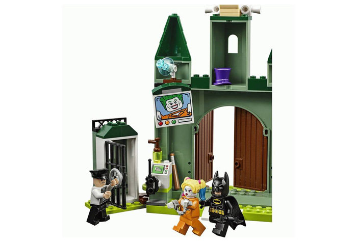 Конструктор LARI аналог Lego DC 76138 Бэтмен и побег Джокера