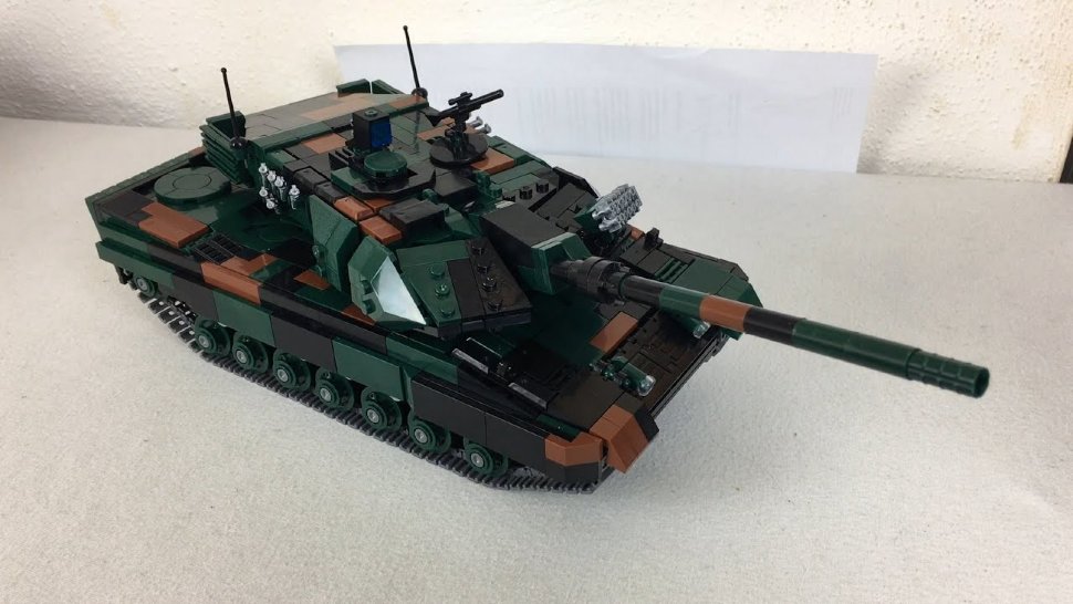 Конструктор XingBao Немецкий танк Leopard 2A6