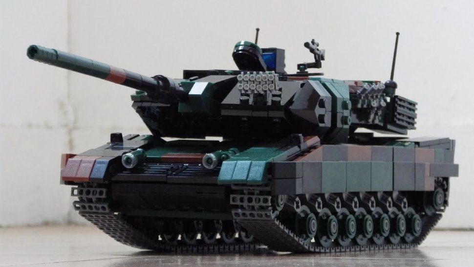 Конструктор XingBao Немецкий танк Leopard 2A6